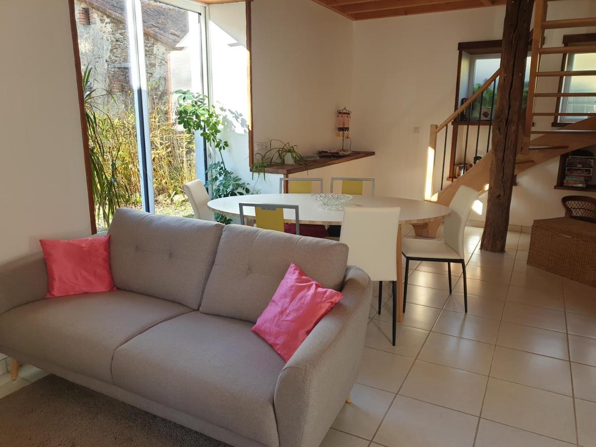 La Maison près du ruisseau Fenioux  Extérieur photo